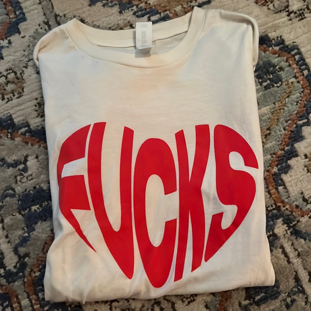 Serena Kerrigan lets fucking date Fucks T-shirt
